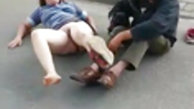 Tombul Leone kendini içinde the anal yerli porno trash içinde dogs
